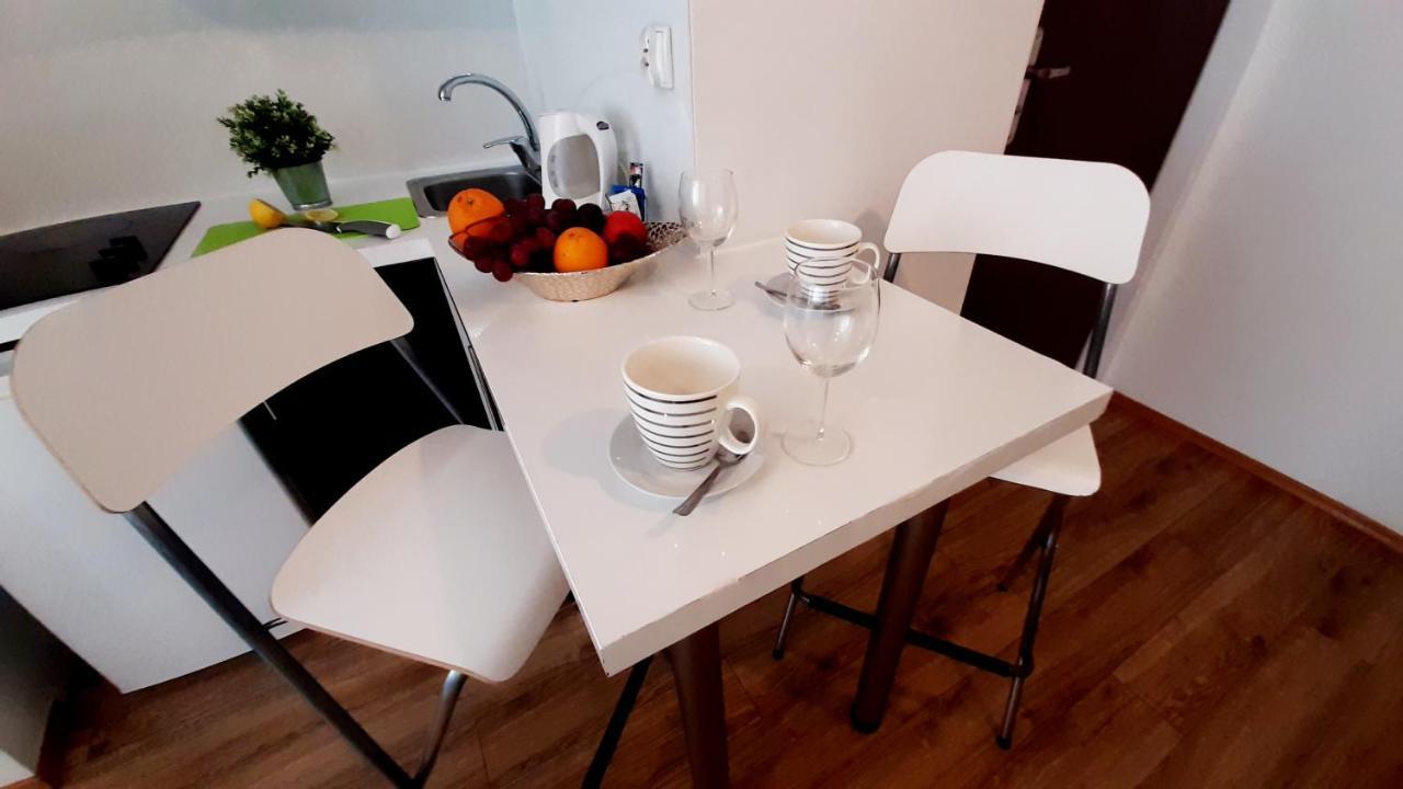Apartament Z Balkonem I Bezplatnym Parkingiem Гданьск Экстерьер фото