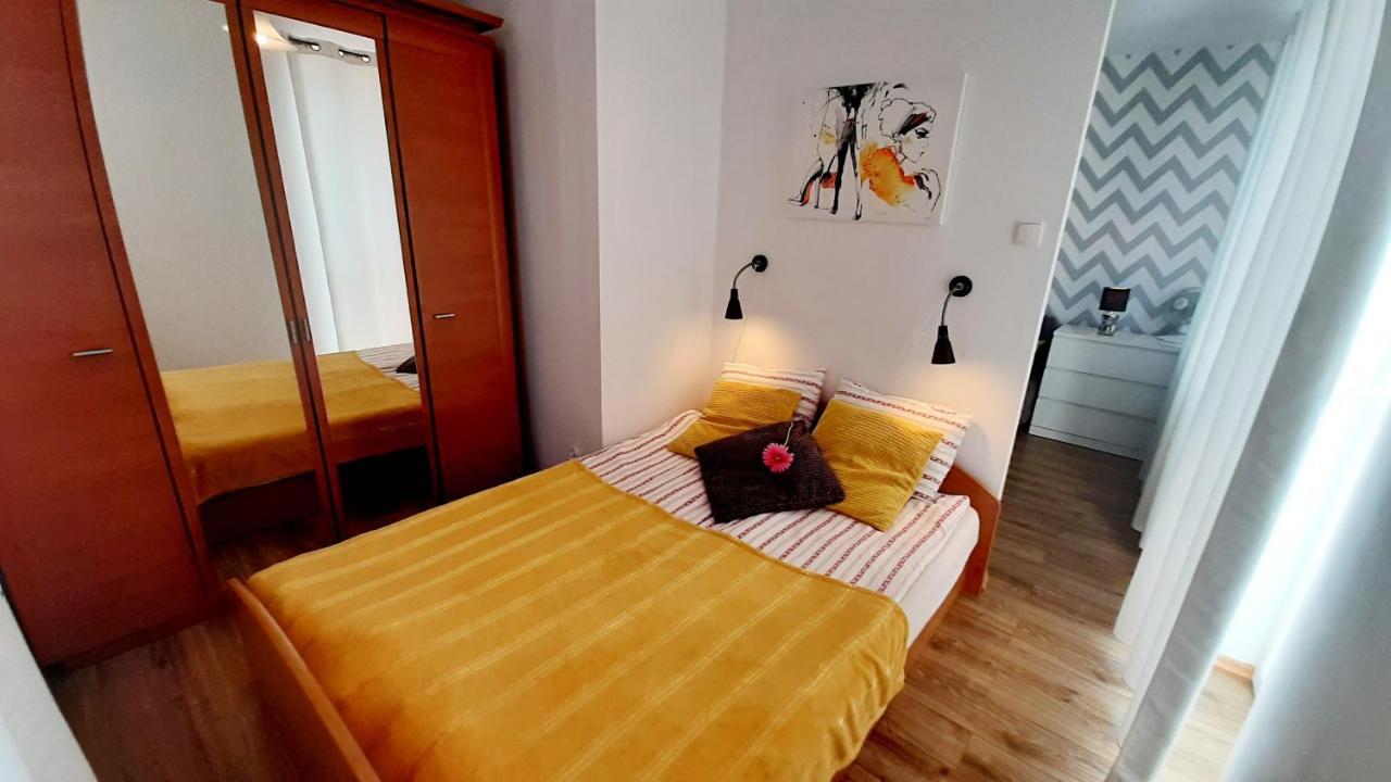 Apartament Z Balkonem I Bezplatnym Parkingiem Гданьск Экстерьер фото
