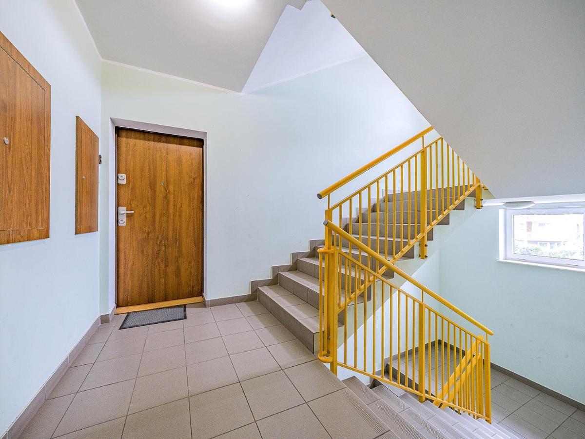 Apartament Z Balkonem I Bezplatnym Parkingiem Гданьск Экстерьер фото
